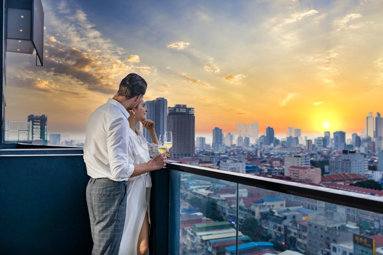 Luxcity Hotel & Apartment Phnom Penh Bagian luar foto