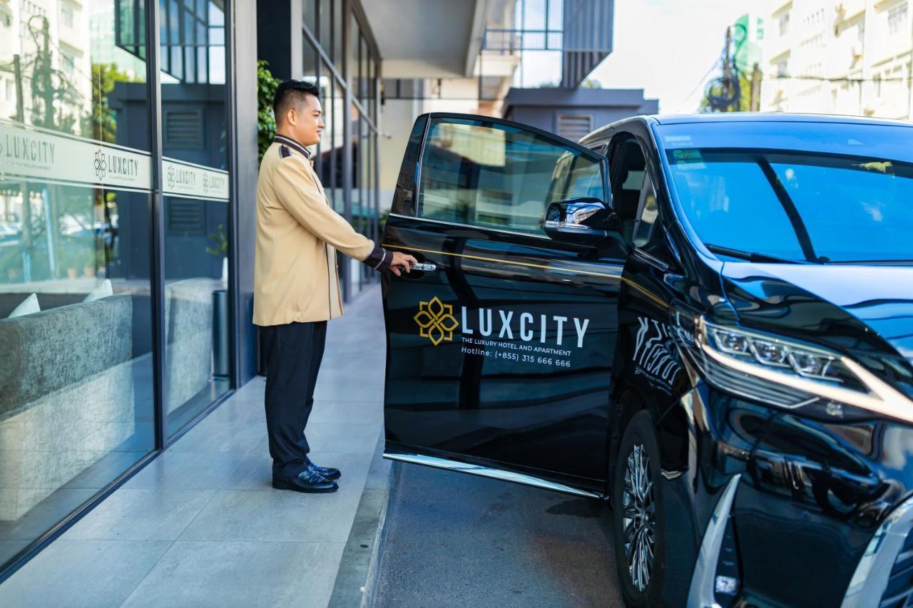 Luxcity Hotel & Apartment Phnom Penh Bagian luar foto