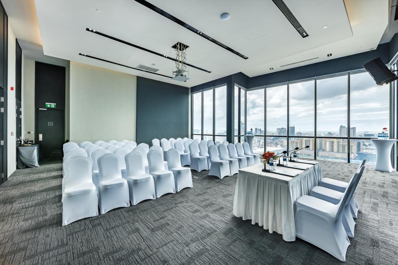Luxcity Hotel & Apartment Phnom Penh Bagian luar foto