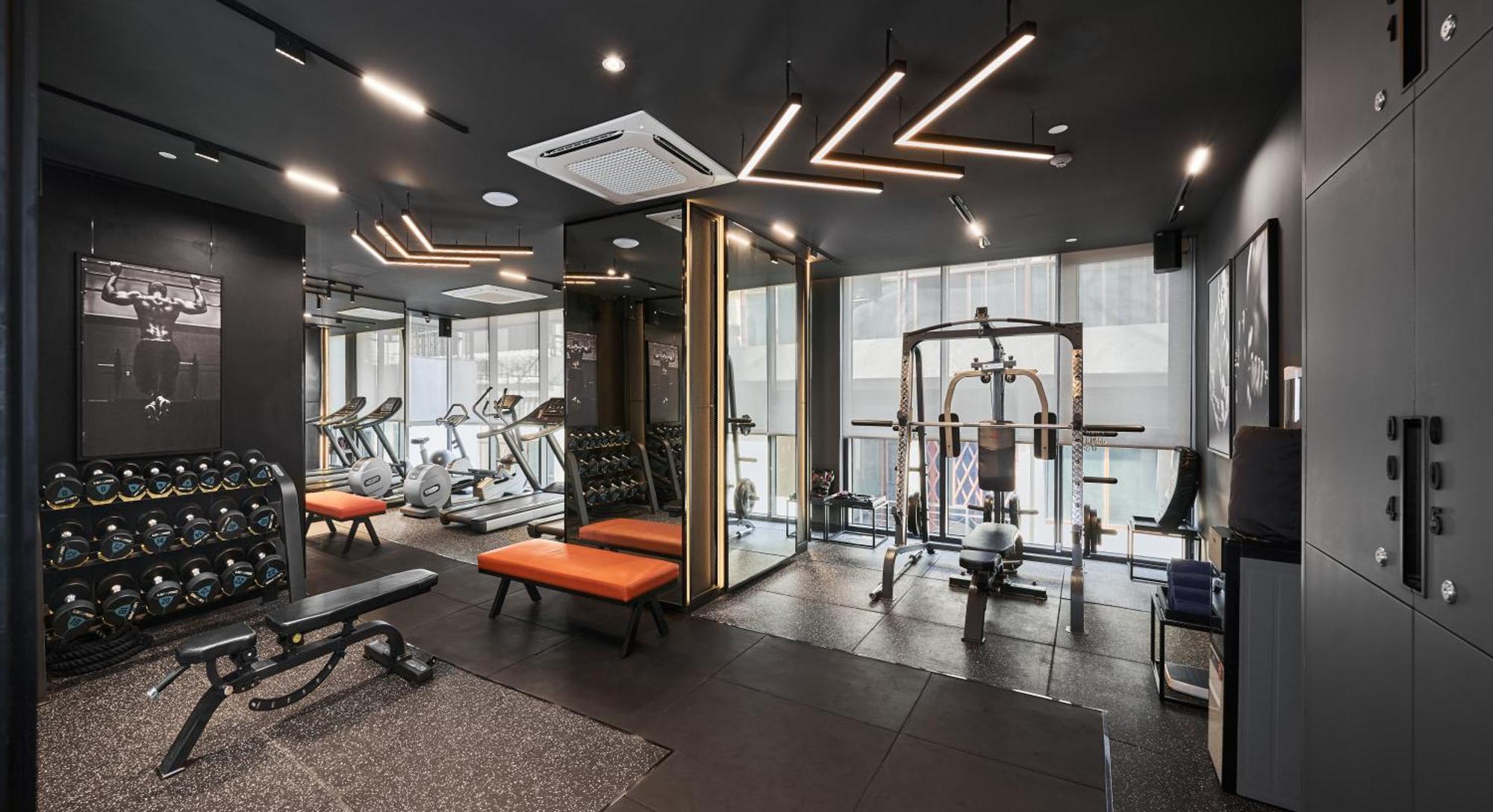 Luxcity Hotel & Apartment Phnom Penh Bagian luar foto