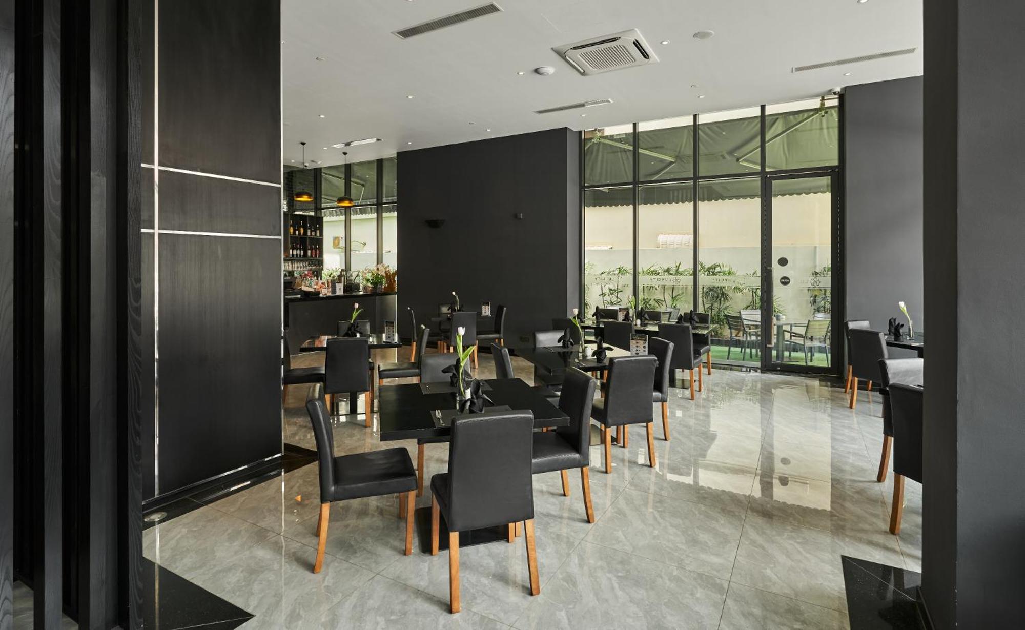 Luxcity Hotel & Apartment Phnom Penh Bagian luar foto