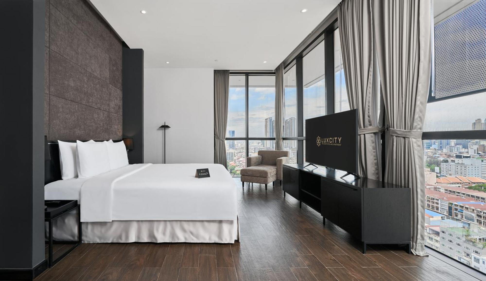Luxcity Hotel & Apartment Phnom Penh Bagian luar foto