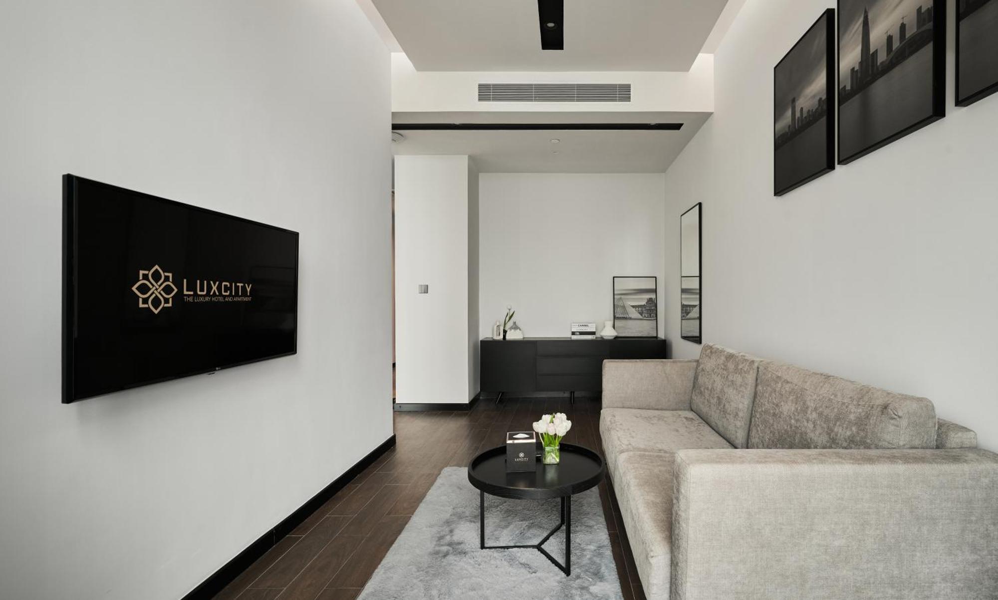 Luxcity Hotel & Apartment Phnom Penh Bagian luar foto