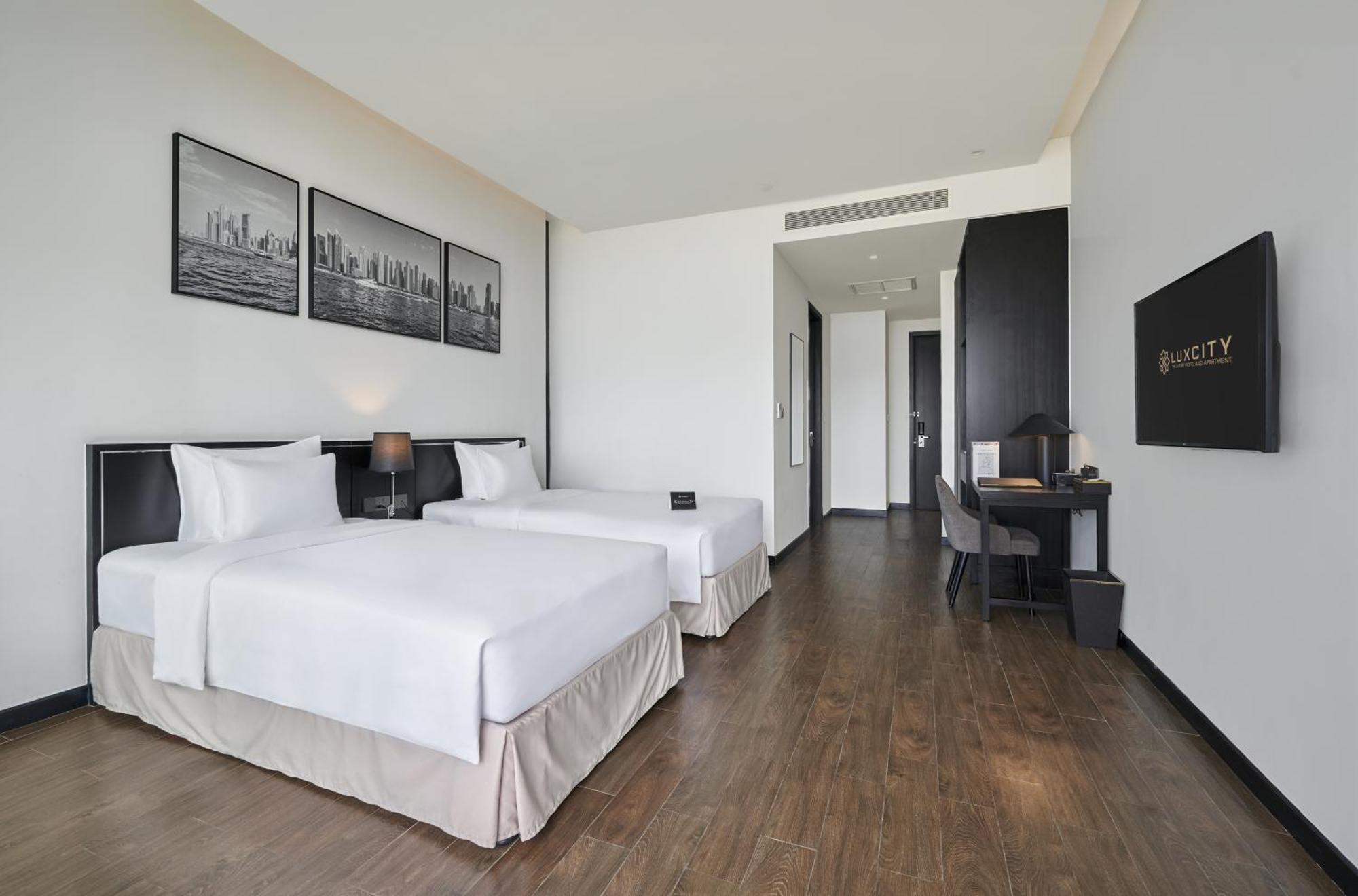 Luxcity Hotel & Apartment Phnom Penh Bagian luar foto
