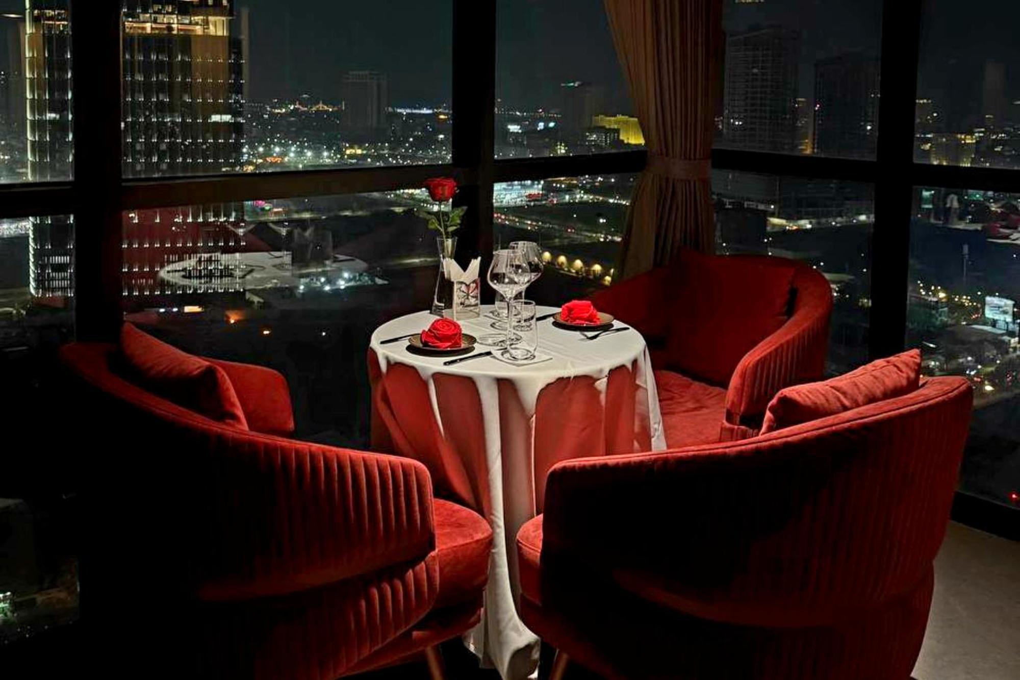 Luxcity Hotel & Apartment Phnom Penh Bagian luar foto