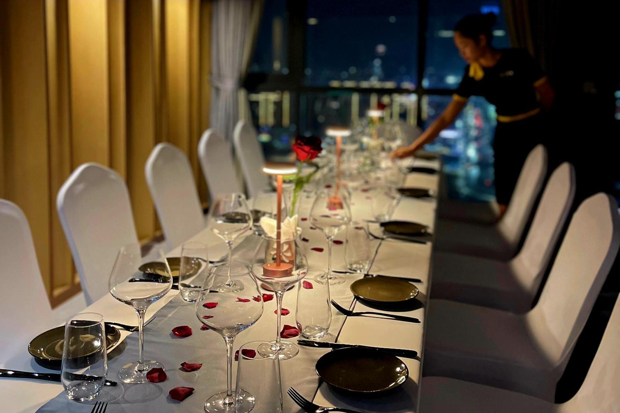 Luxcity Hotel & Apartment Phnom Penh Bagian luar foto